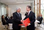 From left to right: Nazir Alli, Chief Executive Officer of Sanral and Plutarchos Sakellaris, EIB Vice President responsible for lending activity in South Africa.