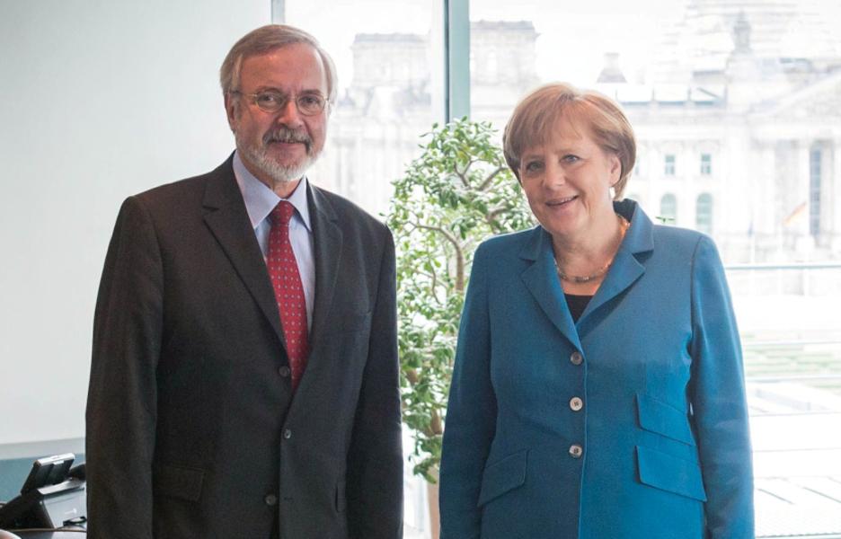 20120511 President Hoyer meets Angela Merkel