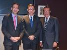 from left to right: Mr Gonzalo Gortázar, CEO of Caixa Bank, Mr Román Escolano, Vice-President of the EIB, and Mr Antonio Vila, President of Microbank