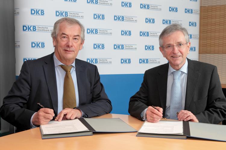 EIB and DKB finance investment in sustainable energy projects