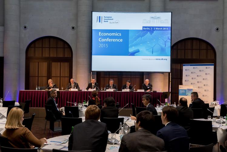 Economics Conference 2015 
Investment and Investment Finance in Europe 
Investing in Competitiveness and Innovation