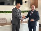 Romanian Finance Minister Adrian Caciu and EIB Vice President Christian Kettel Thomsen agree to support EUR 4 billion health and transport investment