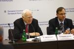 From left to right: Mr Philippe Maystadt, President of the EIB and Mr Dusan Ondrejicka, Senior Press Officer of the EIB