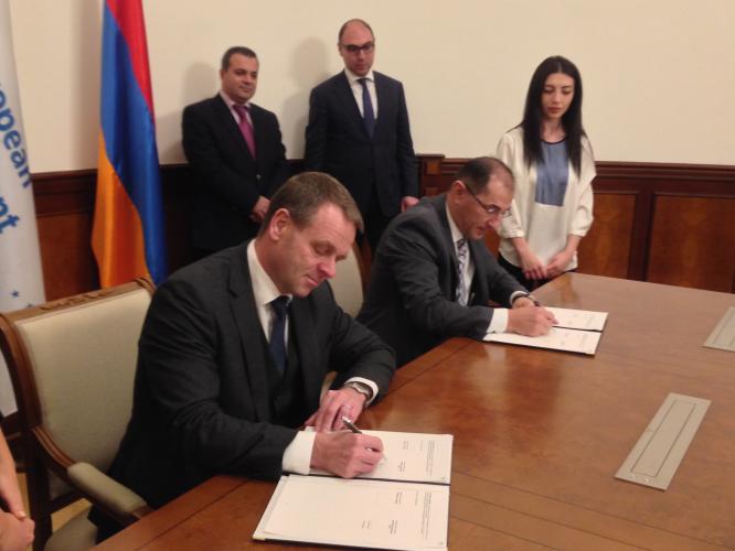 The EU bank and Armenia sign an agreement related to the EUR 12 million NIF grant to support construction of the North-South road corridor