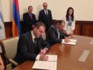 from left to right: Jan Vapaavuori, Vice-President of the EIB, and Mr Vardan Aramyan, Minister of Finance of Armenia