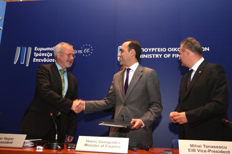 EIB renews cooperation with CCB in support of SMEs and youth employment in Cyprus