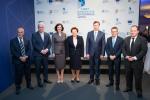 from left to right: Mr Pier Luigi Gilibert, EIF Chief Executive; Mr Pim van Ballekom, EIB Vice-President; Ms Dana Reizniece-Ozola, Minister of Economic Affairs of Latvia; Ms Laimdota Straujuma, Prime Minister of Latvia; Mr Valdis Dombrovskis, Vice-President for the Euro and Social Dialogue, European Commission; Mr Carlos Moedas, European Commissioner for Research, Science and Innovation; Mr Ambroise Fayolle, EIB Vice President;
