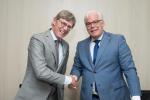 From left to right: B. Berden, ETZ chairman of the board and P. van Ballekom, Vice-President of the EIB