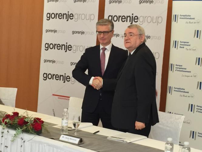 From left to right: President of the Management Board and CEO of Gorenje Mr Franjo Bobinac, and EIB Vice President Mr László Baranyay.